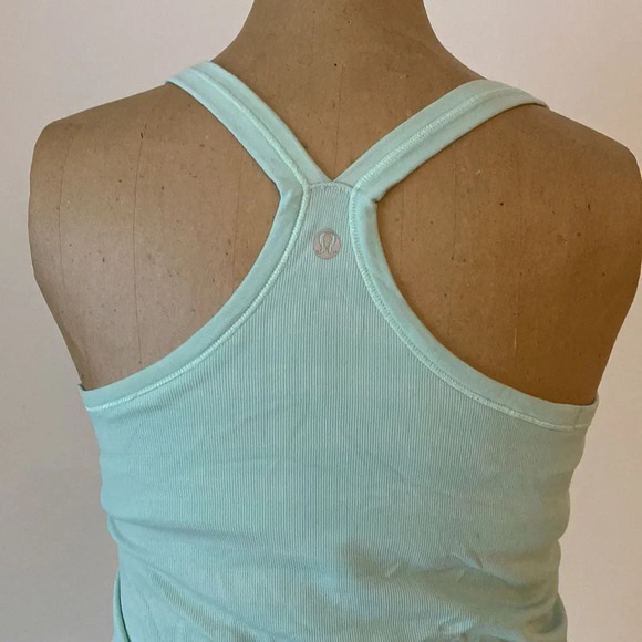 Lululemon sz 6 light turquoise blue tank bra great pre owned condition - Picture 4 of 7